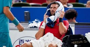 ¡Alerta Djokovic! ¿En Peligro su Campeonato en Shanghái? 🎾😰 - Imagen ilustrativa del artículo