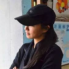 H U L O Artists : Ellie Ng #114