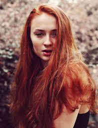 Sophie Turner Frisur Pony Lang Frisuren Lang Frisuren Mit Pony