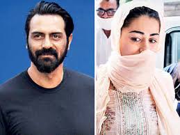 Mithoon, tanishk bagchi, rishi rich and others. Ncb Searches Home Of Arjun Rampal Summons Actor And His Girlfriend