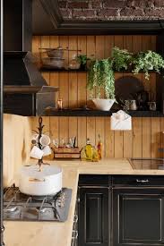 Schwarze Landhauskuche Mit Akzenten In Holz Und Gold Von Oster In 2020 Haus Kuchen Landhauskuche Kuchen Design