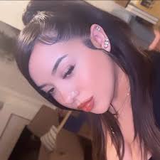 Dani Dee (@daniella.dee.100) • Facebook