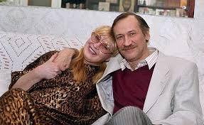 Нина исполняет песню «колдунья» из собственного репертуара. Leonid Filatov I Nina Shackaya Lyubvi Spasitelnyj Tajnik