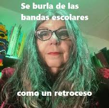 DANDO MATERIAL DE NUEVO: Kika Mamaquilla ha sido una vez más vergüenza  regional por considerar el regreso de las bandas escolares y los desfiles  como un retroceso cuando en verdad es todo