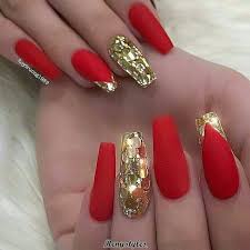 Fucsia, glitter nail, coffin nails, holographic glitter. 44 Idees De Ongles En Gel Rouge Bout Carre Paillettee En Dore Ongles Idees Vernis A Ongles Jolis Ongles