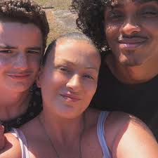 Demi Lovato and her fiancé Jute react to a ChatGPT-generated roast, which  called the 33-year-old singer 'confused'; but also gave credit where credit  is due.