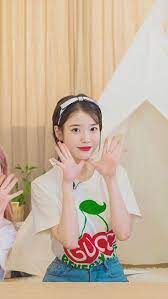 Iu S Homebody Signal In 2020 Korean Actresses Cute Korean Girl Kpop Girls