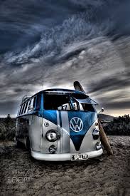 Seashore Kombi And Outdated Surfboard By Rustinpeacephotos With Beachsunsetcloudsvwvolks Volk Quadros De Carros Imagens De Carros Antigos Imagens De Carros