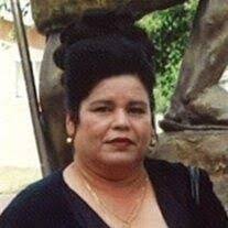 Gloria Mcintyre's Instagram, Twitter & Facebook