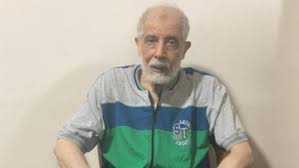 صنع التنظيم من محمود عزت رمزاً يضفي عليه الهالة والجلال، فيرغب ويرهب به، فيصعب على المحلل المدقق، الباحث عن الحق والحقيقة، وضعه في نصابه وتقييمه بمقاييس محايدة. Ù…Ù† ÙŠØ®Ù„Ù Ù…Ø­Ù…ÙˆØ¯ Ø¹Ø²Øª Ø§Ù„ØµÙ†Ø¯ÙˆÙ‚ Ø§Ù„Ø£Ø³ÙˆØ¯ Ù„Ù„Ø¥Ø®ÙˆØ§Ù†