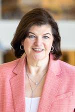 Jennifer Tye's Instagram, Twitter & Facebook