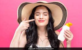 Despite the tiktok trend's popularity, dermatologists are warning against the sunscreen contouring hack, calling it both dangerous and. Viral Beauty Trend Sunscreen Contouring Is The Viral Trend Experts Are Advising To Stay Away From