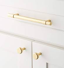 Standard size cabinet pulls can range between 1 inch for small bar and finger pulls and go up to 20+ inches for appliance pulls. How To Choose Cabinet Hardware Caroline On Design