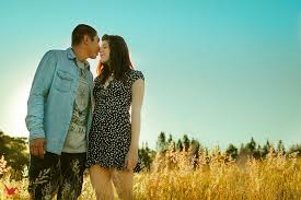 Prewedding casual outdoor, tipsnya pilihlah lokasi yang tepat agar berjalan indoor prewedding hijab is an application dedicated to couples getting married. 4 Keys To Have Casually Awesome Pre Wedding Photos Bridestory Blog