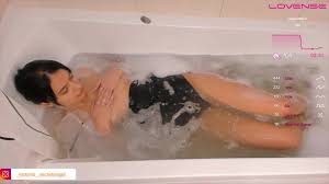 Twinkle_planet - 221208 1 - Bathtube & shower Slips