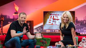 💝 happy wife, happy life! Willkommen Bei Mario Barth Wiederholung Online Baywatch Star Pamela Anderson Besucht Witzefurst News De