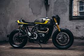 Wenley S Triumph Thruxton Throttle Roll
