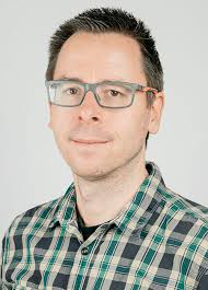 Ansprechpartner:innen