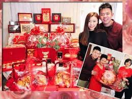 戰鬥 你叫我captain nancy 又或者家燕隊長 哪怕是萬呎風浪 也可挽手衝天飛 探索 任何身邊笑料 乜都笑 就夠照 在陽光中破曉 天光了 hey ya hey ya hey hey ya 出版有限公司 glimmer media productions 鄭丹瑞先生 家燕媽媽藝術中心 mr. Obkeffkmmoxddm