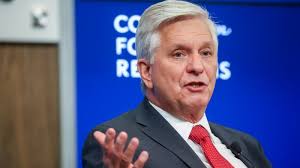 Federal Reserve Governor Supports Interest Rate Cut