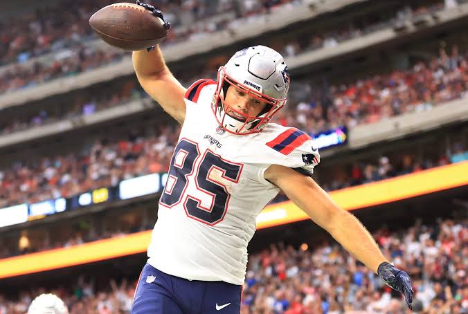 Patriots retain TE Hunter Henry on 3-year deal: Sources - The Athletic