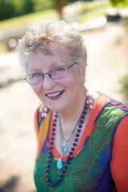 Lynette Mitchell's Instagram, Twitter & Facebook