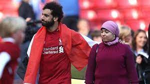 محمد صلاح يستمتع بإجازته ويوجه رسالة حب لمصر (صورة) منذ 23 دقيق محمد صلاح أحد أشهر اللاعبين العرب والأفارقة في أوروبا علي الإطلاق ، و الذي أطلق عليه المدرب العالمي أرسين فيجر لقب ميسي العرب ، حيث يفرض صلاح سياجاً كبيراً من السرية علي حياته و نادراً ما. Ù…Ù† Ù‡ÙŠ Ù…Ø§ØºÙŠ Ø²ÙˆØ¬Ø© Ù…Ø­Ù…Ø¯ ØµÙ„Ø§Ø­ Ø§Ù„ØªÙŠ ØªØ®Ø·Ù Ø§Ù„Ø£Ù†Ø¸Ø§Ø± Ù„Ù„Ù†Ø³Ø§Ø¡ ÙÙ‚Ø·
