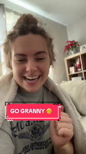 PLS tell me im not crazy. even if i look it. 🔮😵‍💫 #thatsthewayilikeit  #throwback #handshake #bangbangchoochootrain #elementaryschool #gogranny