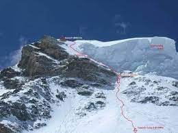 K2 summit push and the bottleneck:the bottelneck has witnessed many deaths. K2 Climbers Past The Bottleneck Explorersweb
