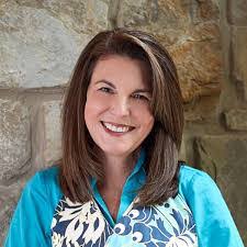 Amy Hanton's Instagram, Twitter & Facebook