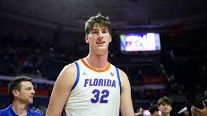 Oliver Rioux, college hoops' tallest at 7-9, commits to UC Irvine