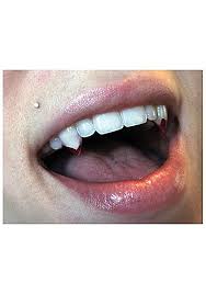 With the holiday season in full swing, the kids get ready for various theme parties, and vampire themed parties are something that is quite popular. How To Get Real Vampire Teeth Mang Temon