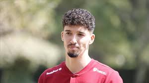 Türkiye u21 forması giyen bursa doğumlu altay bayındır transfer haberleri araştırılıyor. A Milli Takim In Kalecilerinden Altay Bayindir Insallah Guzel Sonuclarla Ulkemize Gurur Yasatiriz