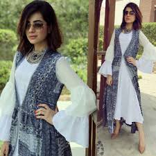 Komal Iqbal Khan Looking Pretty In Summer Outfit Beautiful Kompaliqbalkhan Summercasual Summeroutfits Pakistanifas Fashion Indian Outfits Indian Dresses