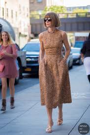 Anna Wintour Style Du Monde Street Style Street Fashion Photos Indian photography blogs list ranked by popularity based on social metrics, google search ranking, quality & consistency of blog posts & feedspot varun patel is specialised in fashion photography, fitness photography, boudoir photography india, architecture photography, product photography.