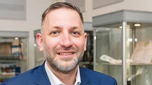 Muž, který chce nahradit v čele Pirátů Bartoše: „vyhozeného“ Michálka nám  může každá strana závidět