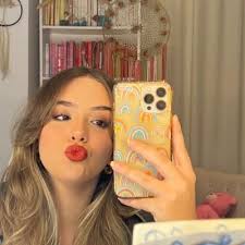 Anna Gonçalves (@Ann_carolina_17)