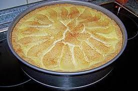Den tortenguss nach packungsangabe mit zucker und obstsaft kochen und auf dem etwas abgekühlten kuchen verteilen. Creme Fraiche Torte Von Kpreusse Chefkoch Apfelkuchen Mit Creme Fraiche Kuchen Rezepte Schokolade Kuchen Rezepte