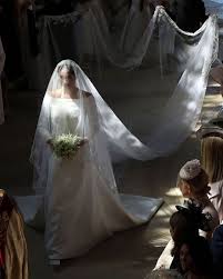 How Stunning Did She Look Today Simple But Elegant Meghanmarkle Harryandmeghan Royalwedding Royal Royale Hochzeiten Hochzeit Britische Monarchie