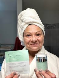 This is Alicia! Check out her results from our NEW Exfoliating Peeling  Pads! 🤩 Alicia said: “I have sensitive skin, so I was a little hesitant to  try, but no dryness or