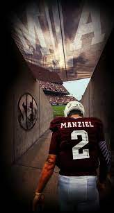Pin By Tia Prentice On Photography Johnny Manziel Aggie Football Gig Em Aggies