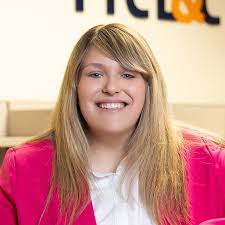 Kelly Predmore's Instagram, Twitter & Facebook