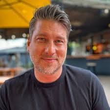 Arnel Balcita's Instagram, Twitter & Facebook