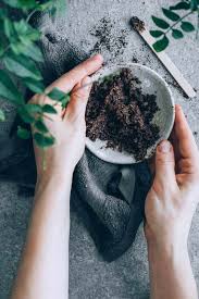 Steep 3 or 4 black tea bags in about 3/4 cup of hot water. Cellulite Coffee Scrub How To Fake A Tan Helloglow Co