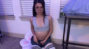 Lucy Mochi Shows her Tits and Juicy Holes Before Masturbates Onlyfans Video