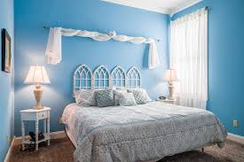 Indigo Bunting Suite In 2020 Oak Mantle Two Twin Beds Room