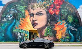 Fort Pierce artists create vibrant murals downtown