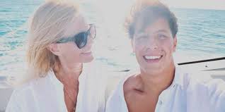 Cualquier persona que conoce la historia de Máximo sabrá que quien crió,  quien peleó por su hijo, fue Cecilia Bolocco, y que Máximo debiera llamarse  Bolocco Bolocco…», manifiestan en Zona de Estrellas