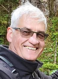 Robert Kneeland's Instagram, Twitter & Facebook