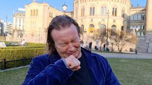 For the fourth season of i kveld med ylvis, ylvis got norwegian. Gratkvalt Charter Svein Pa Corona Demonstrasjon